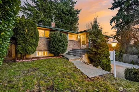 630 Hillcrest Ave, Kent, WA 98030