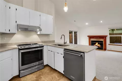 Kitchen - 13823 54th Ave SE, Everett, WA 98208 photo 1 of 2