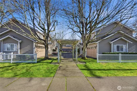 860 2nd Ave NW #860, Issaquah, WA 98027