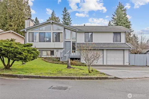 9233 S 239th St, Kent, WA 98031