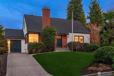8046 Fairway Dr NE, Seattle, WA 98115