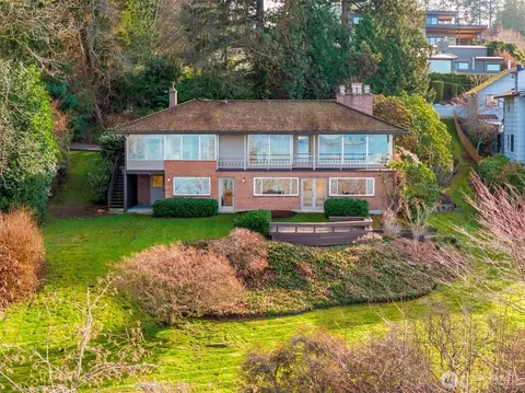 Exterior - 1203 Madrona Ave, Everett, WA 98203 photo 6 of 9