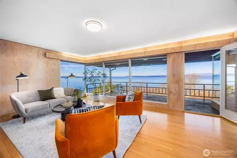 Living - 1203 Madrona Ave, Everett, WA 98203 photo 1 of 4
