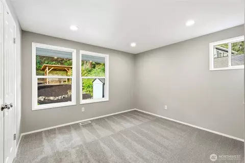 Bedroom - 4822 Fowler Ave, Everett, WA 98203 photo 3 of 4