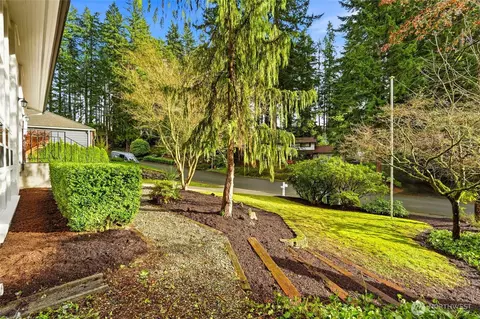 Exterior - 4822 Fowler Ave, Everett, WA 98203 photo 8 of 8