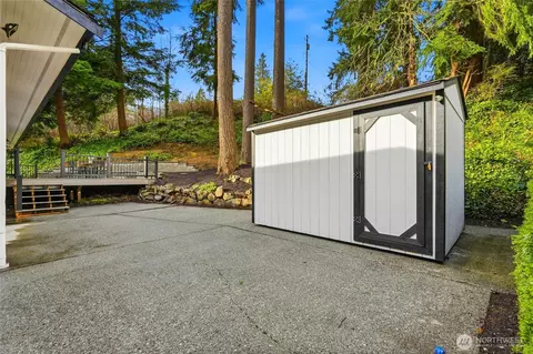 Exterior - 4822 Fowler Ave, Everett, WA 98203 photo 5 of 8