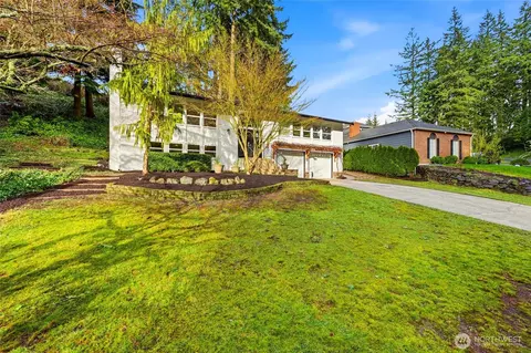 Exterior - 4822 Fowler Ave, Everett, WA 98203 photo 6 of 8