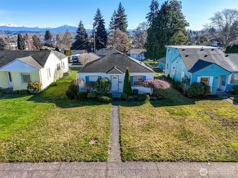 View/Area - 1717 Cedar St, Everett, WA 98201 photo 2 of 9