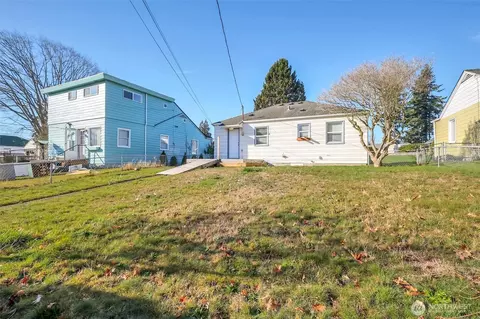 Exterior - 1717 Cedar St, Everett, WA 98201 photo 5 of 5