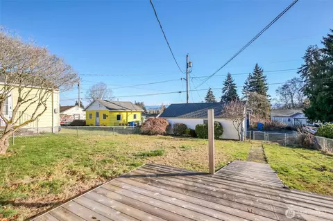 Exterior - 1717 Cedar St, Everett, WA 98201 photo 3 of 5