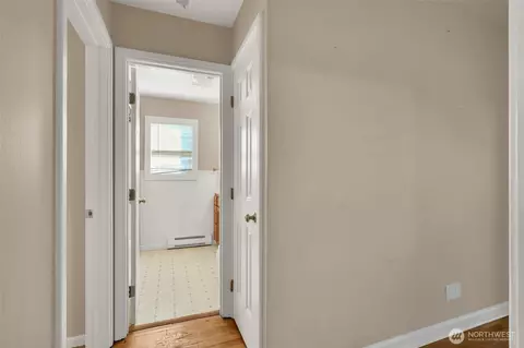 Entry Way - 1717 Cedar St, Everett, WA 98201 photo 1 of 2