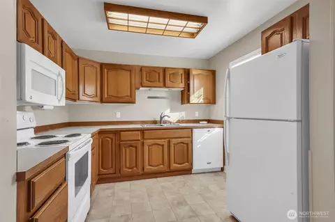 Kitchen - 1717 Cedar St, Everett, WA 98201 photo 1 of 2
