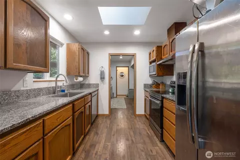 Kitchen - 37905 250th Ave SE, Enumclaw, WA 98022 photo 1 of 3