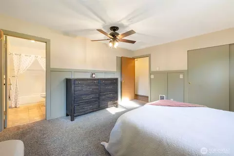 Bedroom - 37905 250th Ave SE, Enumclaw, WA 98022 photo 2 of 3