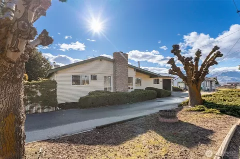 850 Grant Rd, East Wenatchee, WA 98802
