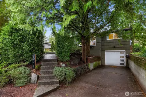 12533 12th Ave NE, Seattle, WA 98125