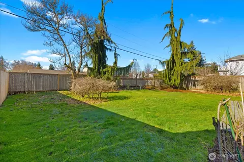 Exterior - 12308 30th Ave W, Everett, WA 98204 photo 6 of 8