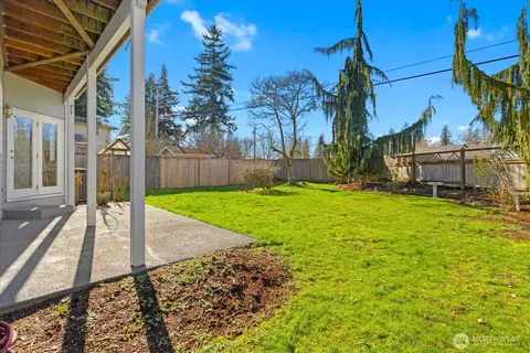 Exterior - 12308 30th Ave W, Everett, WA 98204 photo 5 of 8