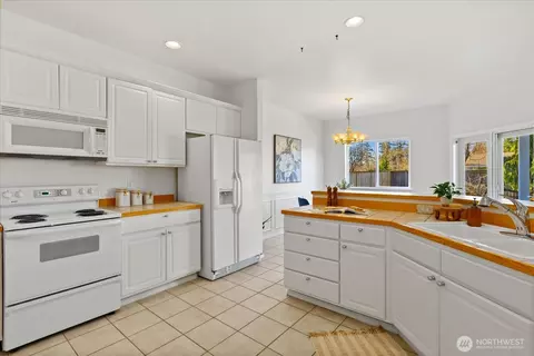 Kitchen - 12308 30th Ave W, Everett, WA 98204 photo 2 of 3
