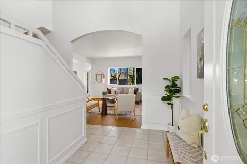 Entry Way - 12308 30th Ave W, Everett, WA 98204 photo 1 of 2