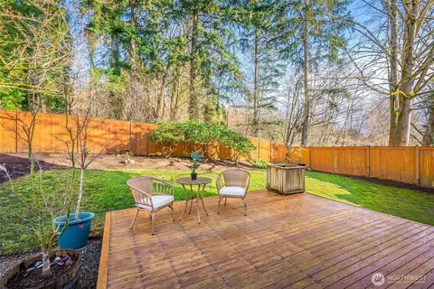 Exterior - 22709 12th Pl W, Bothell, WA 98021 photo 2 of 12