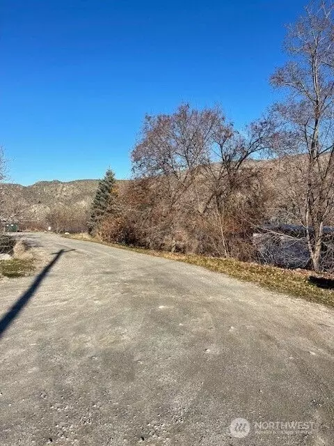 270 Starr Rd, Pateros, WA 98846