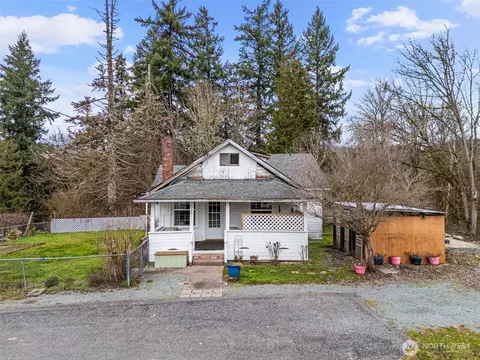 329 SE 2nd St, South Prairie, WA 98385