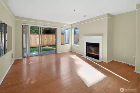 15345 Sunwood Blvd #D104, Tukwila, WA 98188