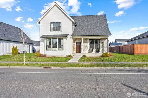1713 Aaron Dr, Lynden, WA 98264