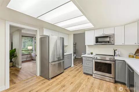 Kitchen - 2728 164th Pl SE, Bothell, WA 98012 photo 4 of 6
