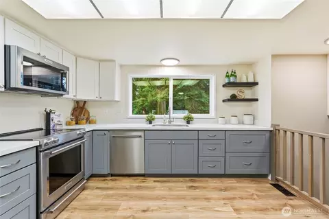 Kitchen - 2728 164th Pl SE, Bothell, WA 98012 photo 2 of 6