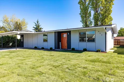 669 SE 6th Ave, Oak Harbor, WA 98277