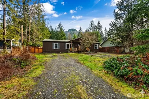 172 Sprague Valley Dr, Maple Falls, WA 98266