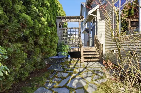 Exterior - 3931 221st Pl SE, Bothell, WA 98021 photo 3 of 4