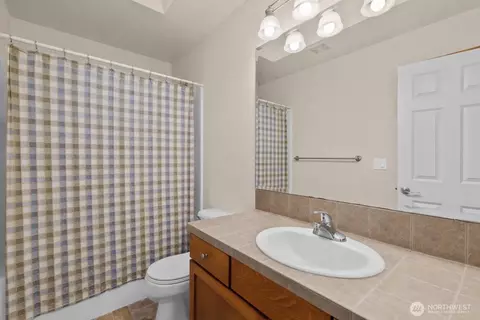Bath - 11226 2nd Ave SE, Everett, WA 98208 photo 2 of 2