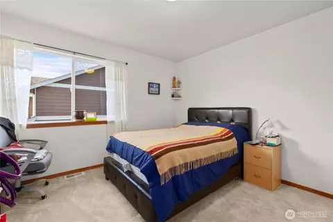Bedroom - 11226 2nd Ave SE, Everett, WA 98208 photo 3 of 5