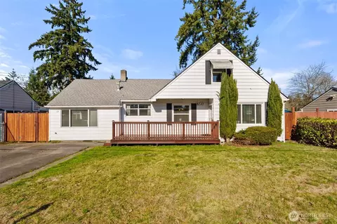 8725 121st St SW, Lakewood, WA 98498