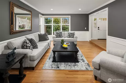 Living - 19025 29th Ave SE, Bothell, WA 98012 photo 2 of 4