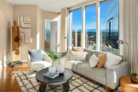 500 106th Ave NE #3709, Bellevue, WA 98004