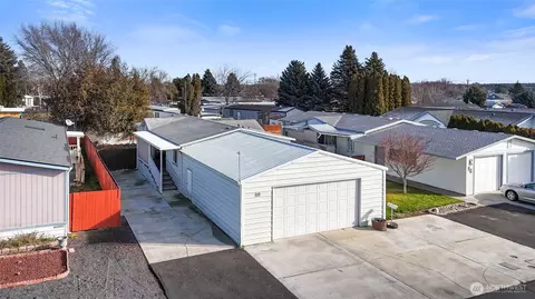 3010 W Peninsula Dr #97, Moses Lake, WA 98837