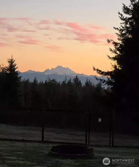 1419 Blackberry Ln, Oak Harbor, WA 98277