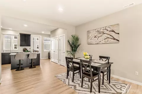 Dining - 1621 Seattle Hill Rd #Q3, Bothell, WA 98012 photo 1 of 3
