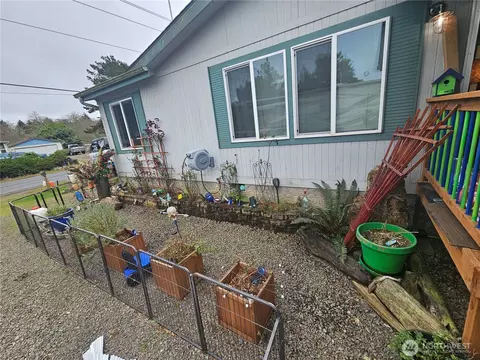 13201 Pacific Hwy, Long Beach, WA 98631
