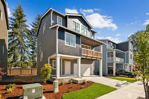 18518 SE 271st Pl, Covington, WA 98042