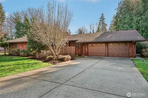 5712 Parkside Dr, Marysville, WA 98270