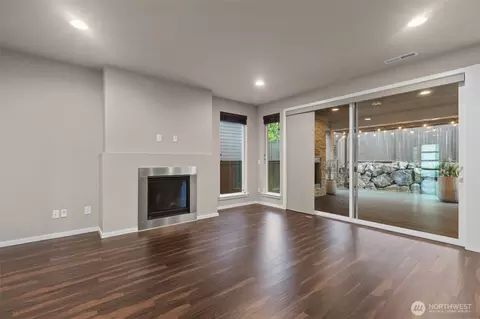 Living - 4003 168th Pl SE, Bothell, WA 98012 photo 2 of 5