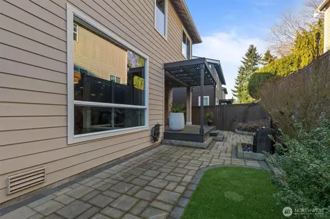 Exterior - 4003 168th Pl SE, Bothell, WA 98012 photo 4 of 4