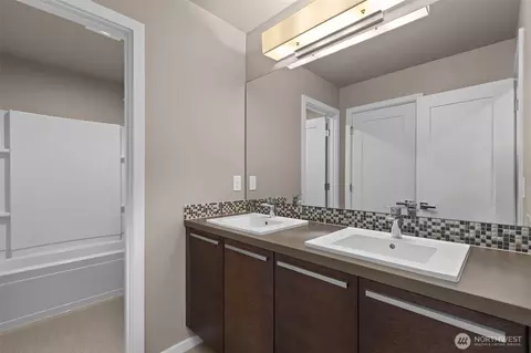 Bath - 4003 168th Pl SE, Bothell, WA 98012 photo 4 of 4