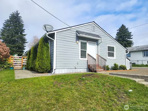212 Ab Elm St #A&B, Bremerton, WA 98310