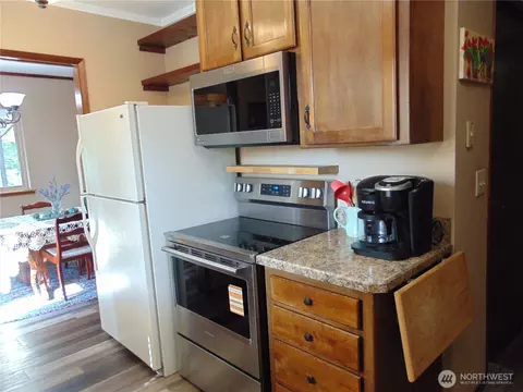 Kitchen - 70 Cedar Hill Ln, Sequim, WA 98382 photo 3 of 3